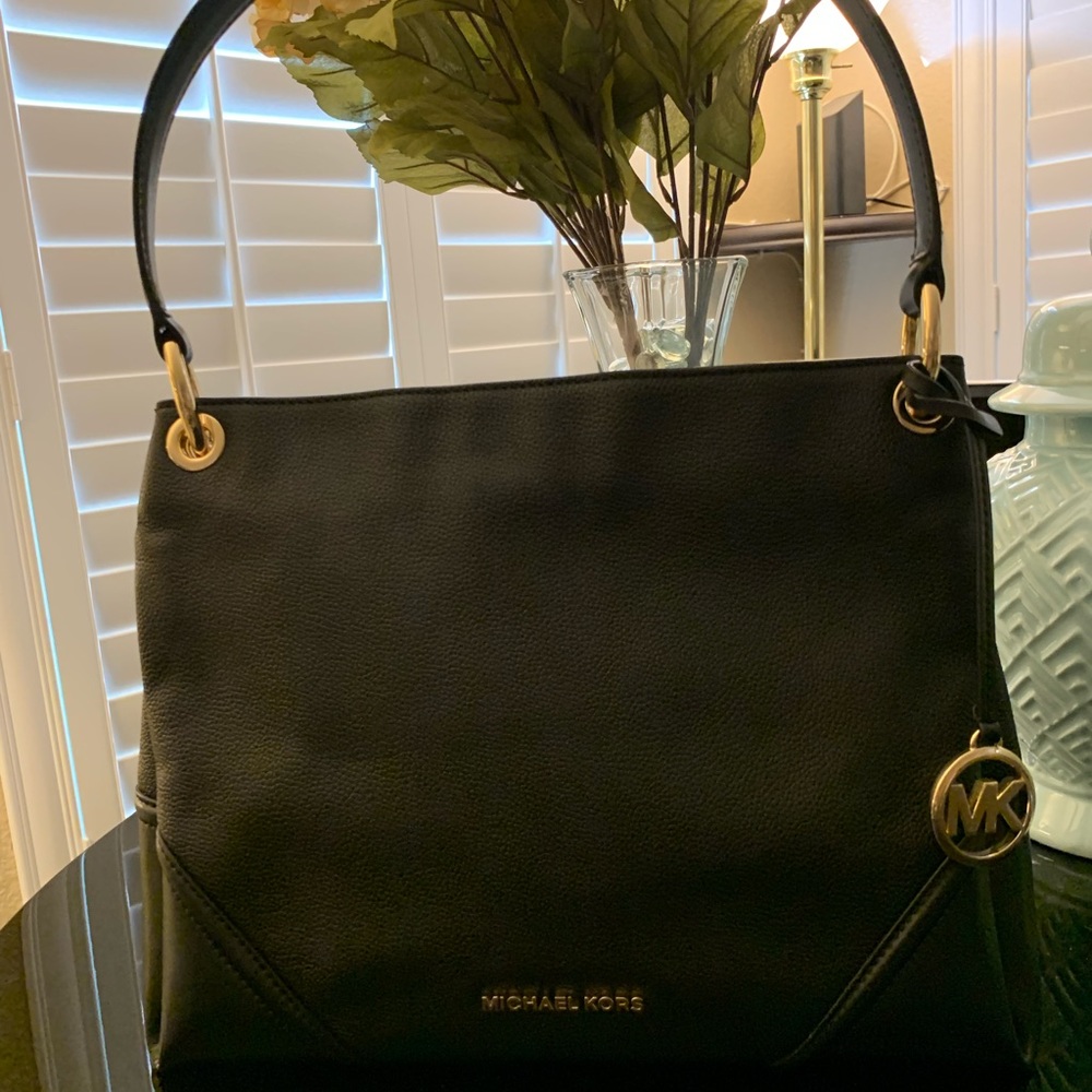 Michael Kors Nicole Medium Black Triple Compartment Crossbody Leather Bag